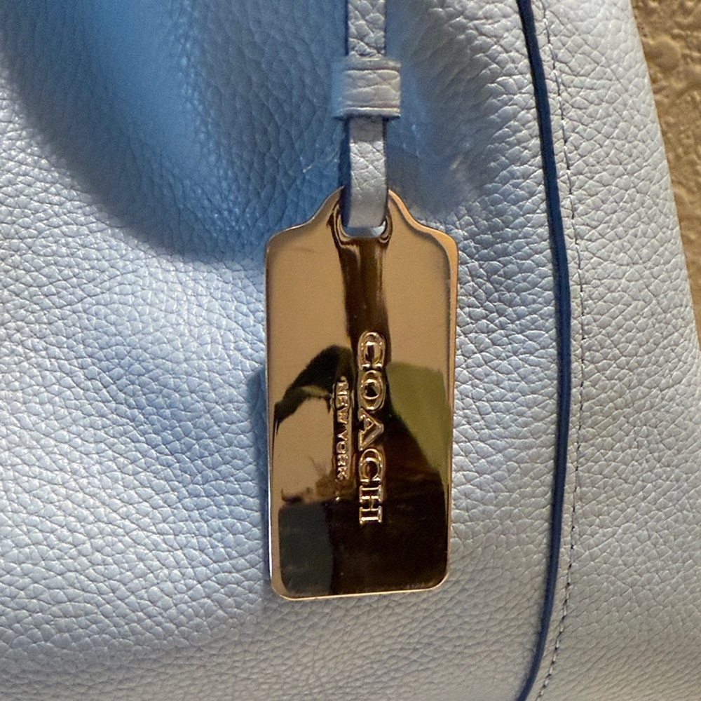 COACH Edie Baby Blue Leather Women's Shoulder Bag with embossed horse & carriage - Picture 2 of 12